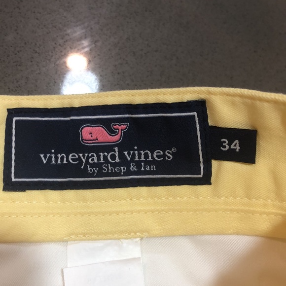 Vineyard Vines men’s shorts - Picture 3 of 8